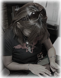 �V�U�[�P�[�X��{�M�������[